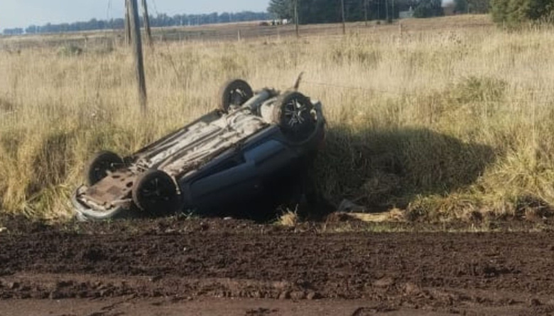 Lobería: Volcó un auto en Ruta 227, a la altura de La Defensa