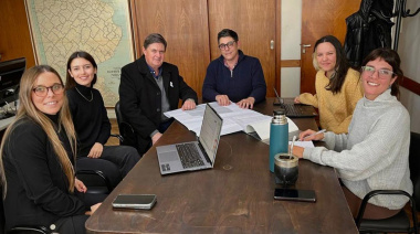 Gargaglione gestionó obras clave para San Cayetano: reconstrucción del Teatro Cosentino y nueva sede para la Escuela Técnica