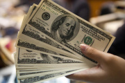 Fuerte suba del dólar blue: llegó a $1340 y se amplía la brecha con el oficial